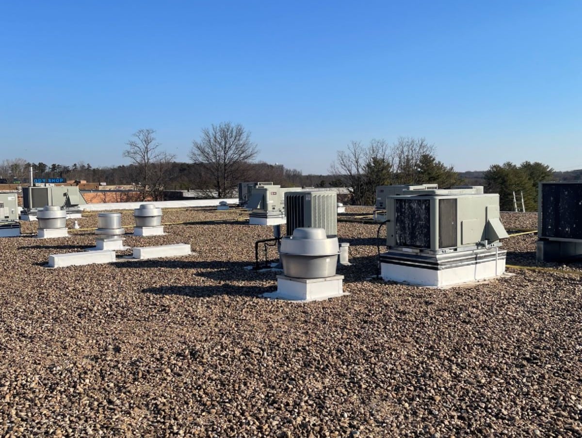 professional roofing contractor Springfield Roofing project blue sky commercial roof