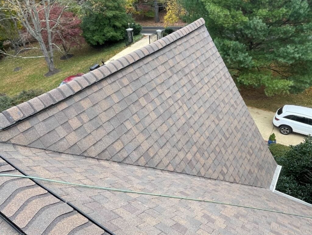 professional roofing contractor Springfield Roofing project charcoal shingles roof