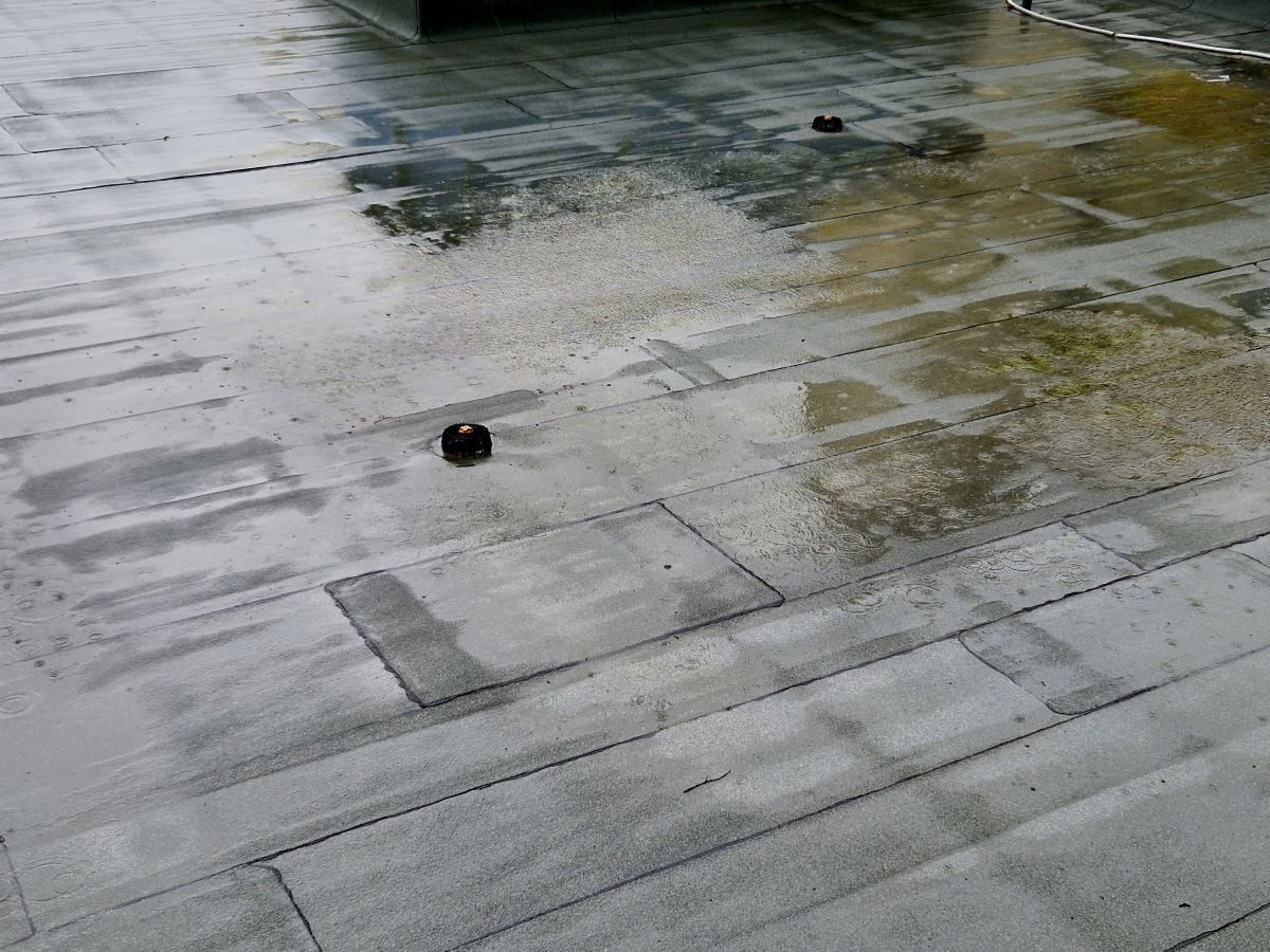 asphalt foil roof insulation is best tested by flooding it with water